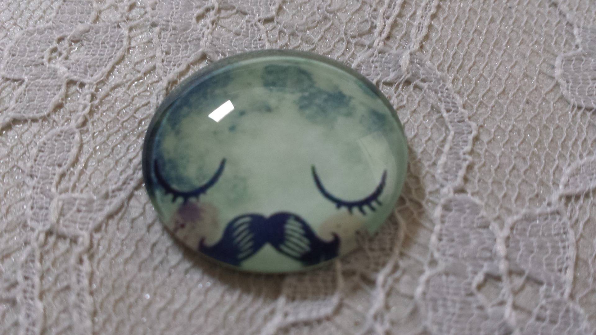 cabochão de vidro redondo 25mm bigode 025 