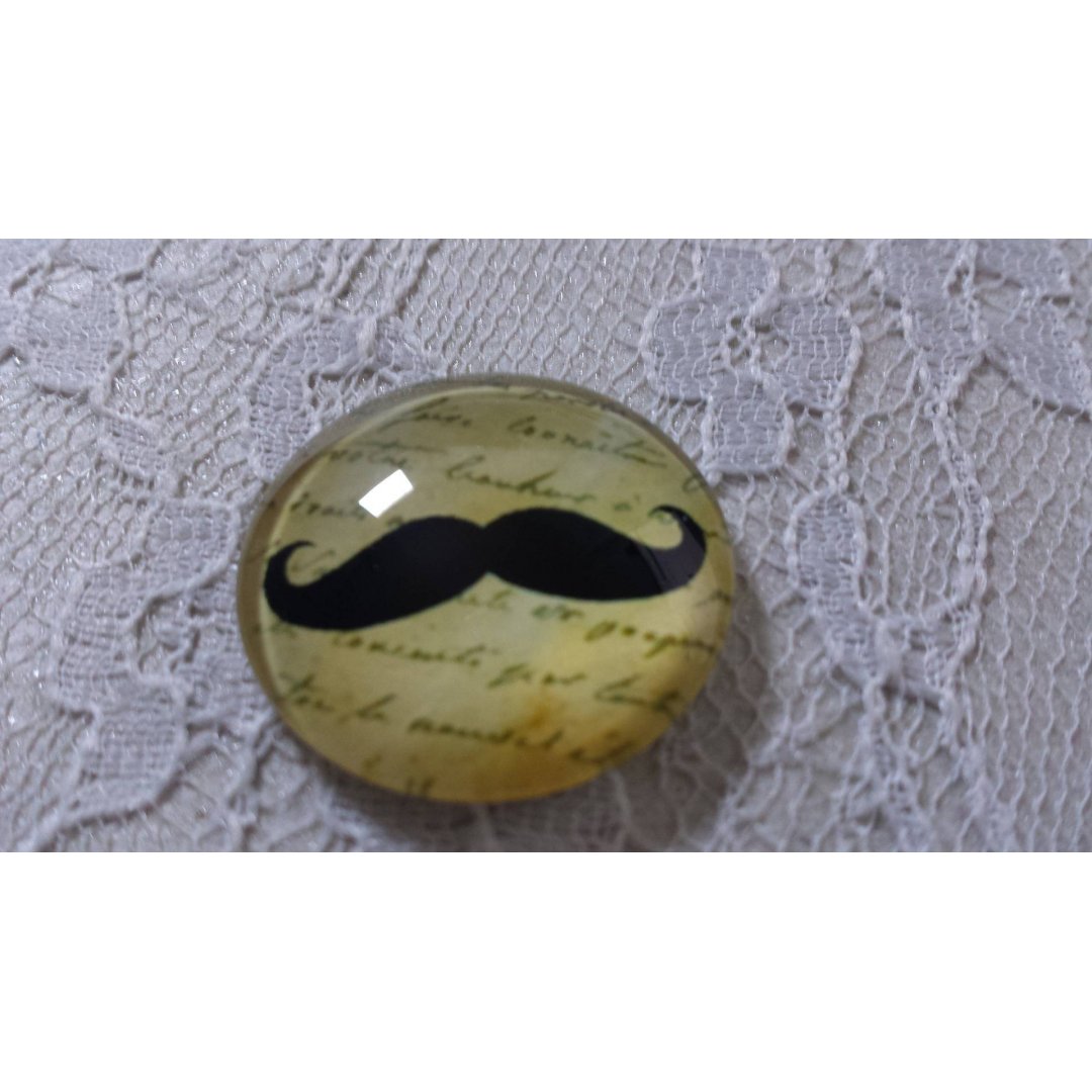 cabochão de vidro redondo 25mm bigode 020 