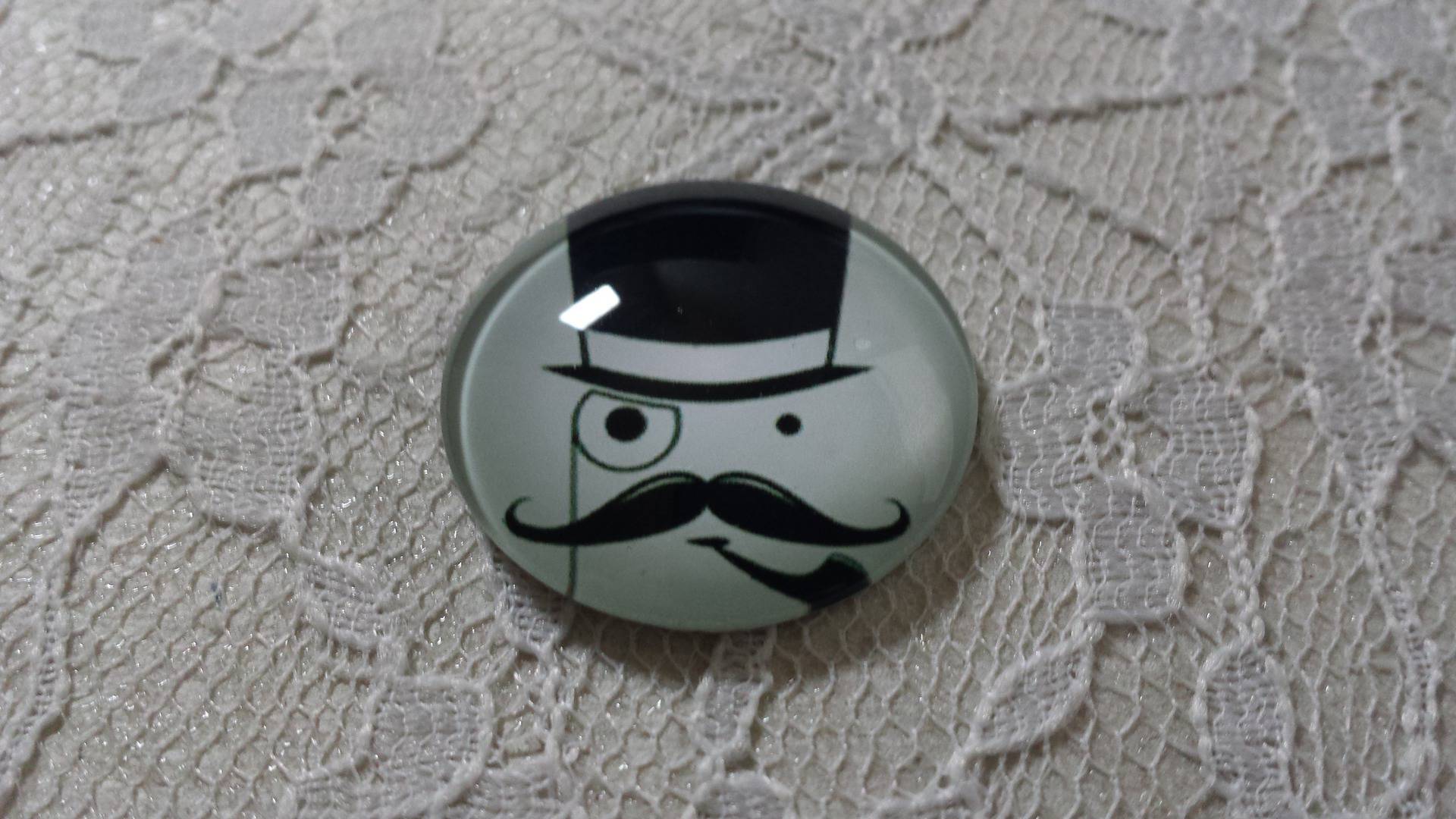 cabochão de vidro redondo 25mm bigode 017 