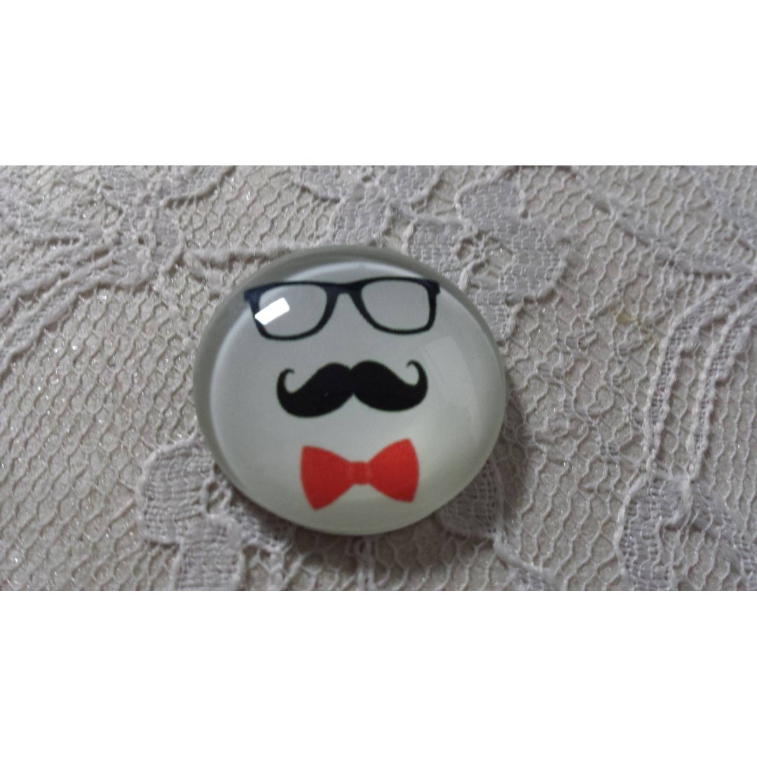 cabochão de vidro redondo 25mm bigode 014 