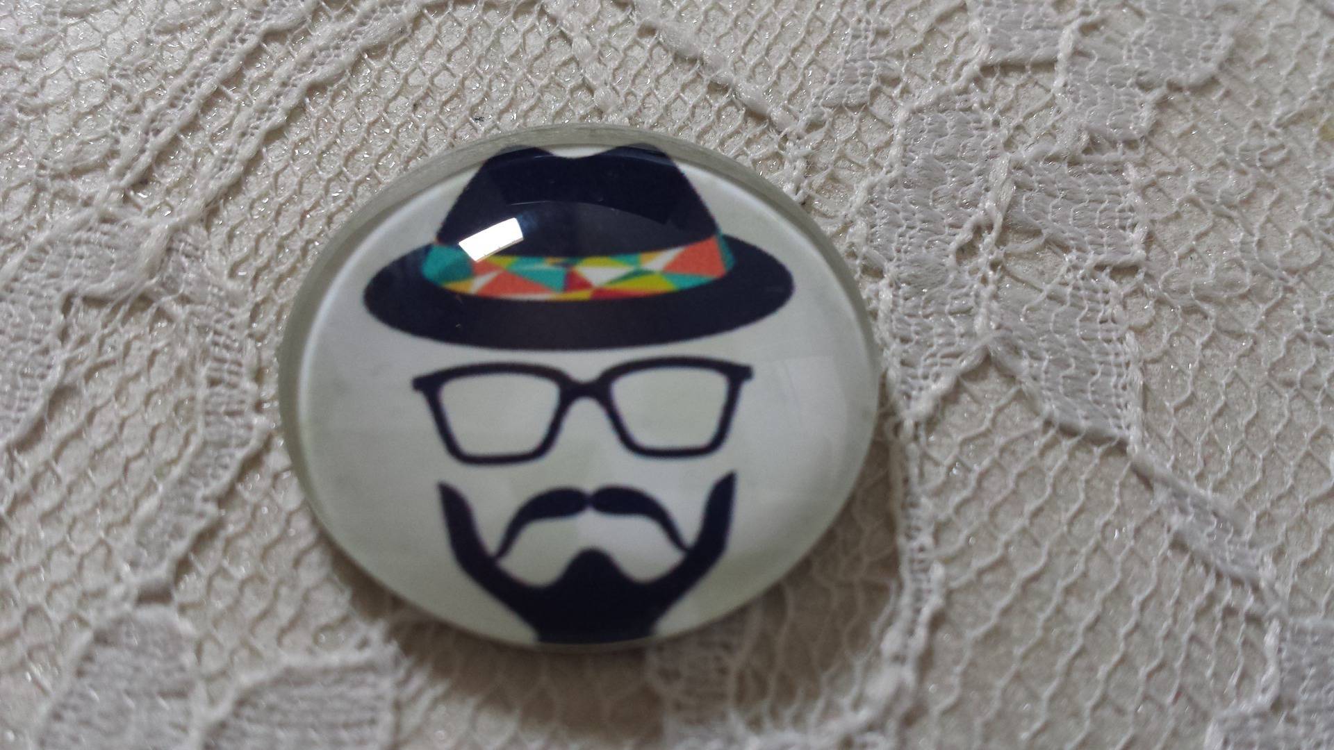 cabochão de vidro redondo 25mm bigode 006 