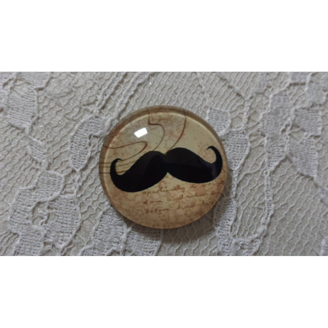 cabochão de vidro redondo 25mm bigode 005 