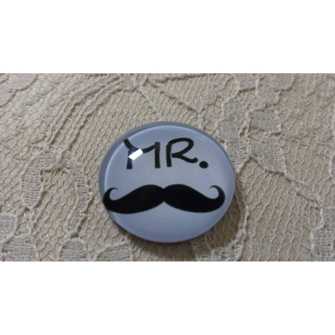 cabochão de vidro redondo 25mm bigode 004 