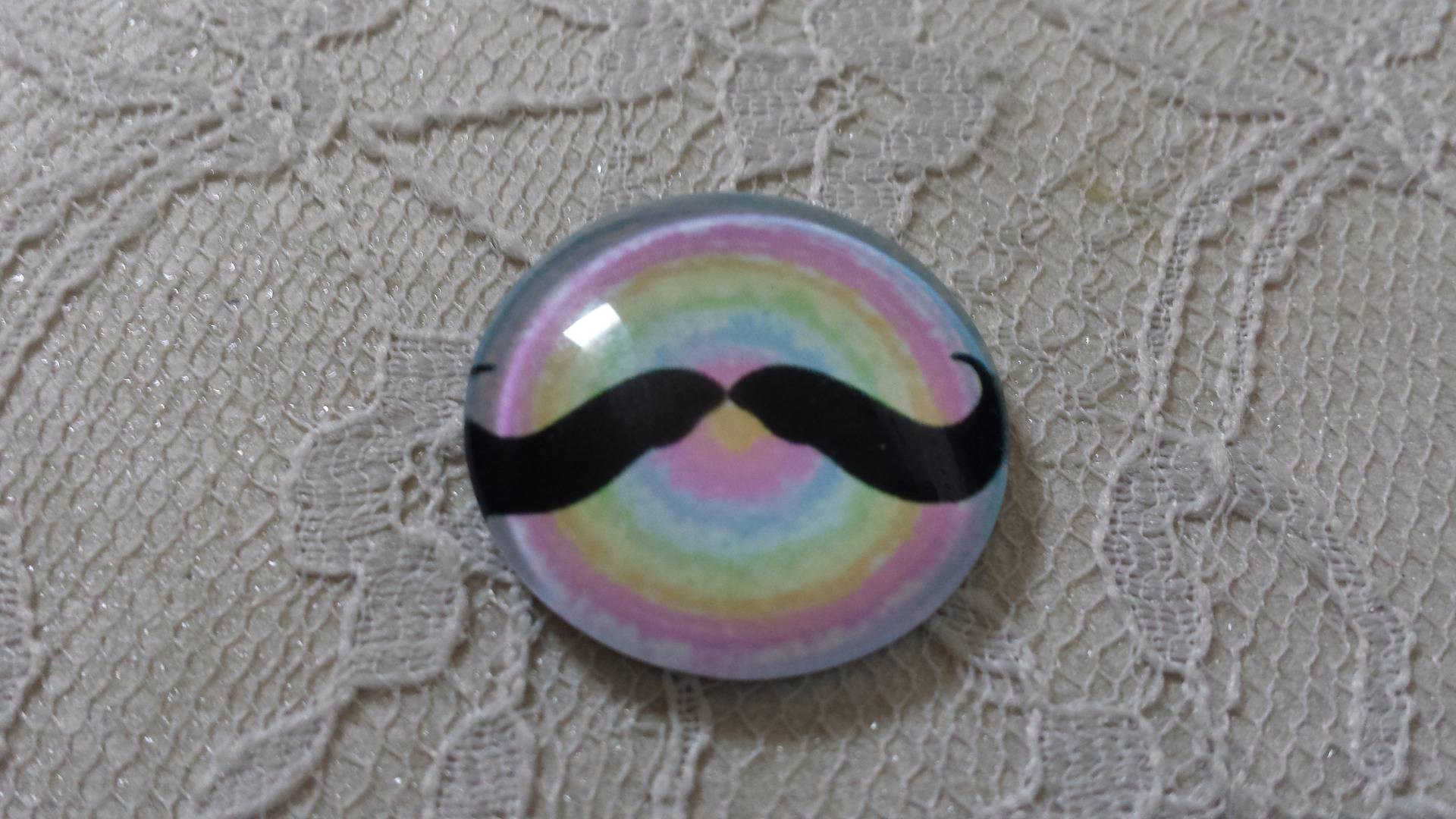 cabochão de vidro redondo 25mm bigode 001 