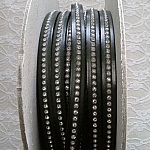 Couro verde militar com 10 mm de strass Swarovski por 20 cm