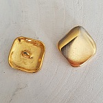 Botão quadrado dourado de 22 mm N°08