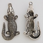 Charm crocodilo N°01 ZAMAK (BLOQUEADO A PRATA)