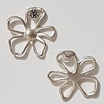 Pendente flor em metal N°057 Prata