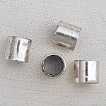 Conta tubular prateada N°04