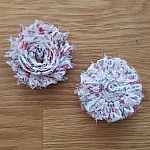 Flor de tecido desfiado n.º 33