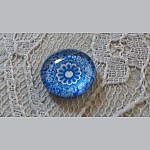 cabochão de vidro redondo 12mm flor azul 026 