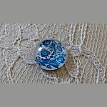 cabochão de vidro redondo 12mm flor azul 003 