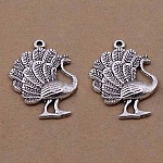 Pendente Peacock em metal prateado-01 Pingente Peacock 