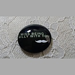 cabochão de vidro redondo 25mm bigode 029 