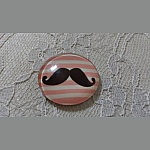 cabochão de vidro redondo 25mm bigode 002 