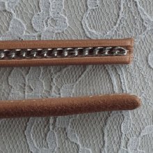 Couro Regaliz Natural 10 mm com Corrente de Prata por 20 cm