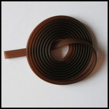 1 metro de cordão de pvc plano 5,8 x 1,9 mm Caramelo