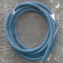 1 metro de fio oco em PVC 4 mm Turquesa Pastel