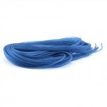 1 metro de fio de PVC turquesa de 1,5 mm.