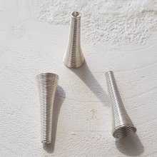 Copo espiral em cone N°01 X 2 peças Prata.