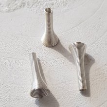 Copo espiral em cone N°02 X 2 peças Prata.