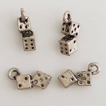 Pendente de dados de jogo em prata
