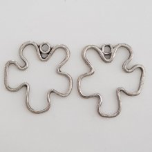 Amuleto de flor Metal N°023 Prata
