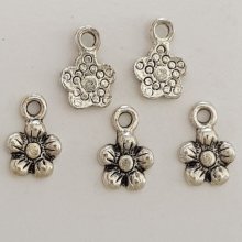 Pendente flor em metal N°035 Prata