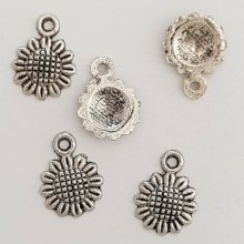 Pendente flor em metal N°037 Prata