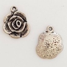 Pendente flor em metal N°046 Prata