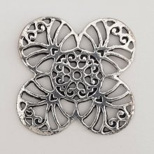Pendente flor em metal N°054 Prata