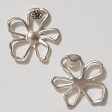 Pendente flor em metal N°057 Prata