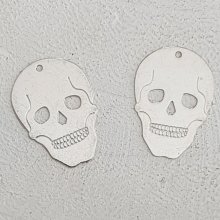 Pendente caveira e ossos cruzados N°09