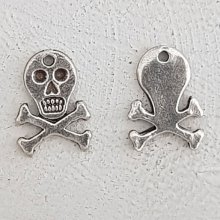 Pendente caveira e ossos cruzados N°18