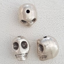Pendente caveira e ossos cruzados N°24