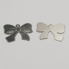 Pendente para laço prateado n.º 17 Pendente para laço em metal fino