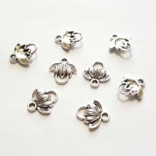 Pendente de flor em metal N°120 x 100 peças Prata