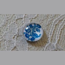 cabochão de vidro redondo 12mm flor azul 004 