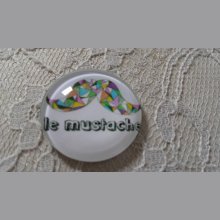 cabochão de vidro redondo 25mm bigode 010 