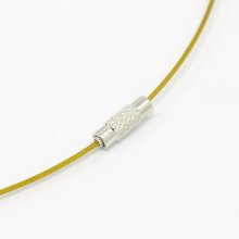 1 colar com fecho de rosca em arame rígido dourado N°01