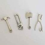 Amuletos para ferramentas em metal prateado, conjunto de 4 peças.