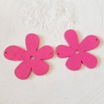 Pingente ou conector de madeira com flor 57 mm cor-de-rosa