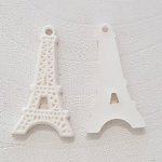 Pendente Torre Eiffel em resina branca