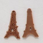 Pendente Torre Eiffel em resina castanha