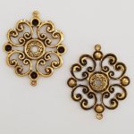 Pendente flor em metal N°019 dourado