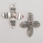 Pendente flor em metal N°078 Prata