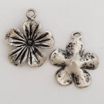 Pendente flor em metal N°092 Prata