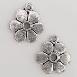 Pendente flor em metal N°115 Prata