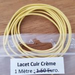1 metro Cordão redondo de couro liso Creme 1 mm