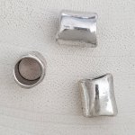 Conta tubular prateada N°02